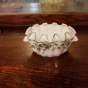 Burton and Burton fluted serving bowl